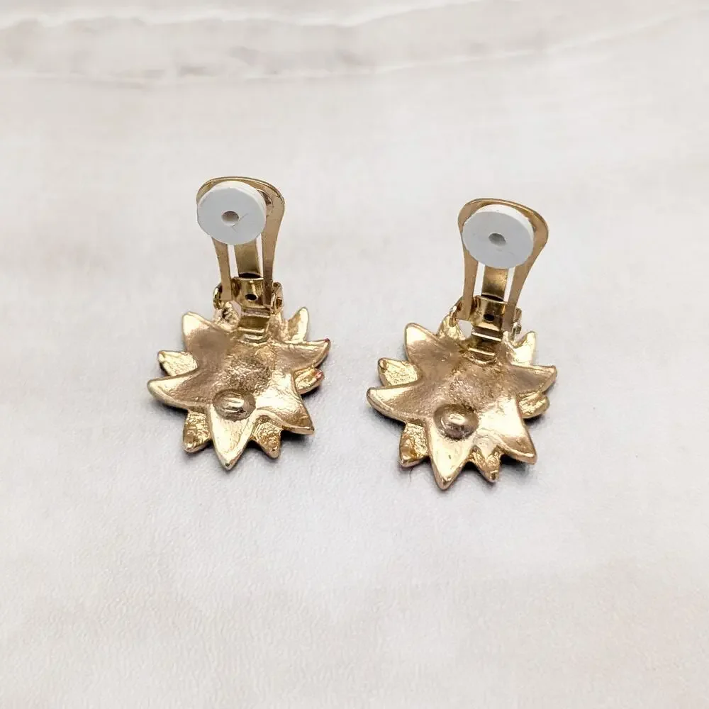 Vintage Clip On Earrings 1